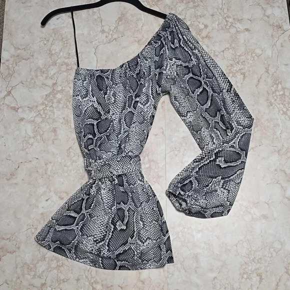 Michael Kors | Off the Shoulder Blouse | Ladies |  Black & White | Size XS - Picture 1 of 7